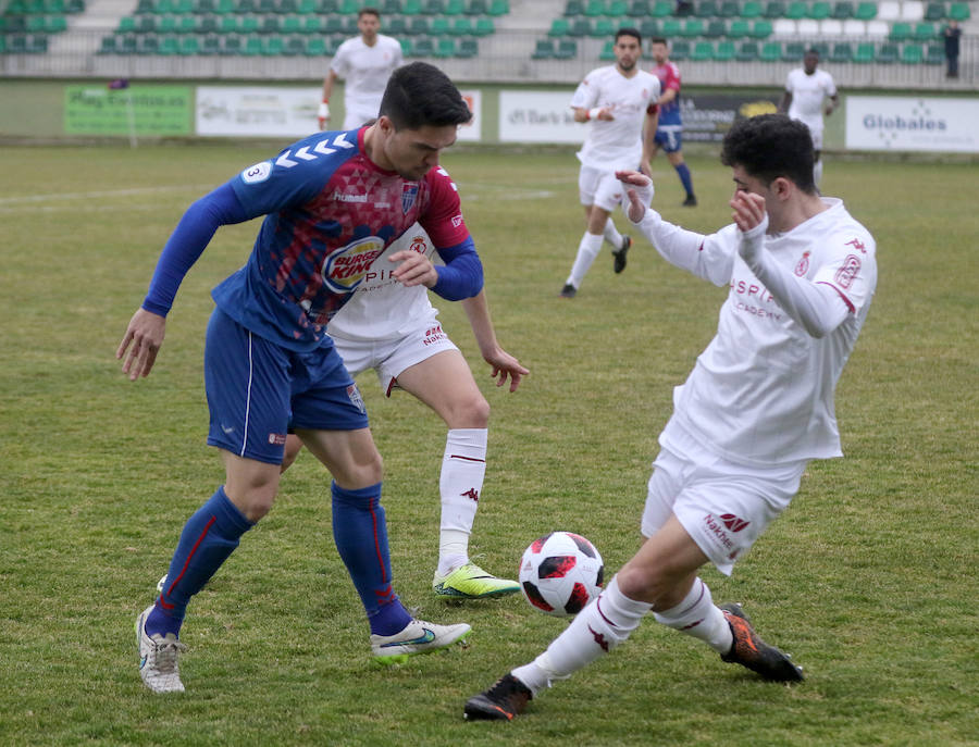 Fotos: Polémico empate entre la Gimnástica Segoviana y el Júpiter de León (1-1)