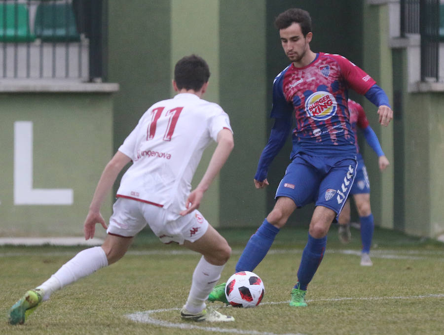 Fotos: Polémico empate entre la Gimnástica Segoviana y el Júpiter de León (1-1)