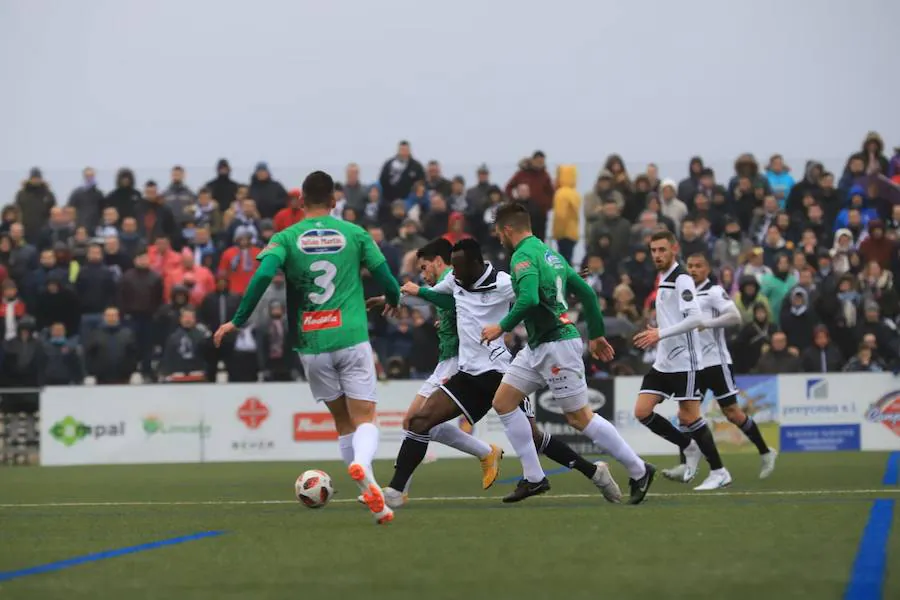 Fotos: El CD Guijuelo se impone al Salamanca CF por la mínima (1-0)