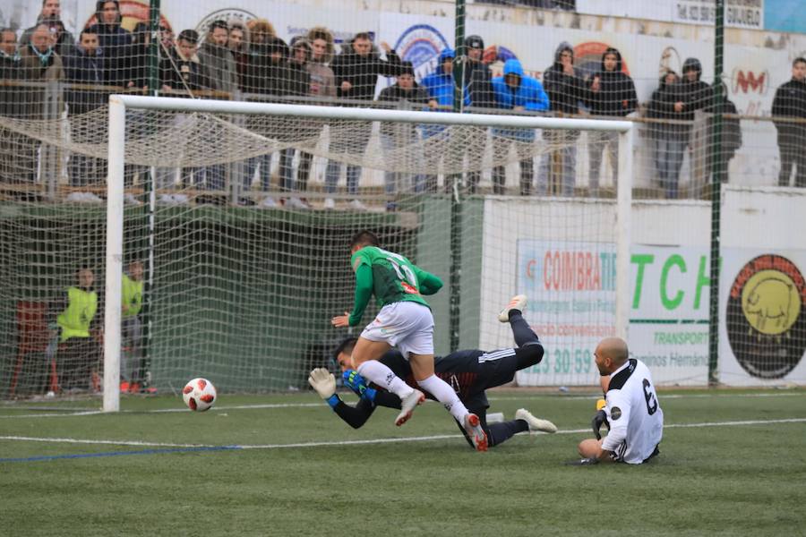 Fotos: El CD Guijuelo se impone al Salamanca CF por la mínima (1-0)