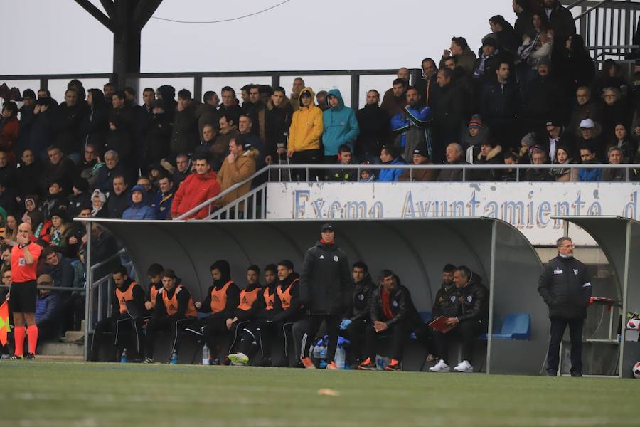 Fotos: El CD Guijuelo se impone al Salamanca CF por la mínima (1-0)