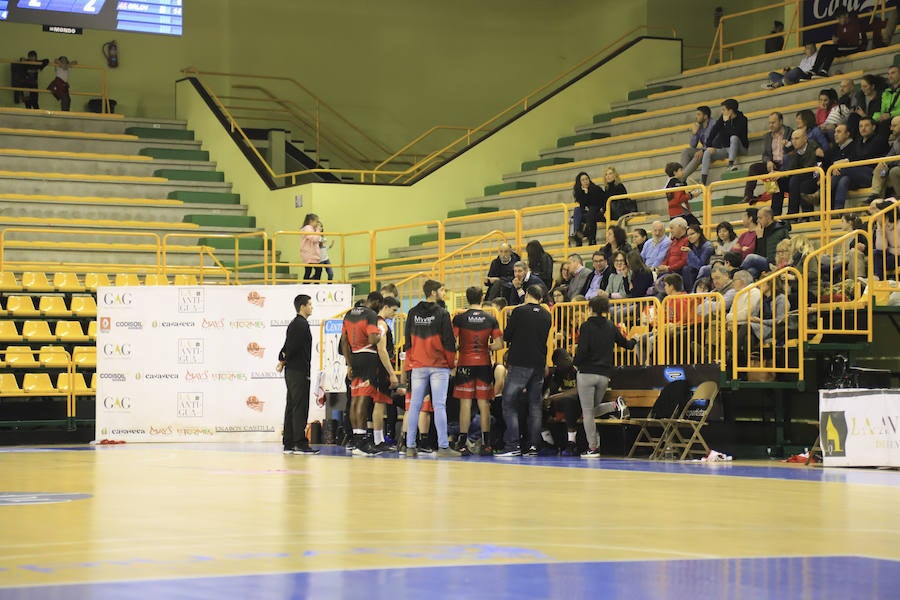 Fotos: CB Tormes vs Juaristi (40-71)