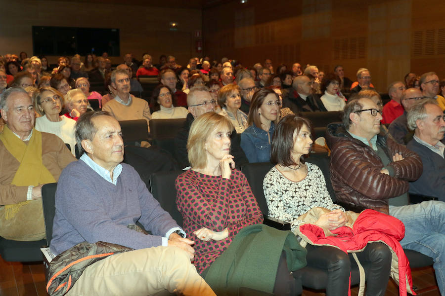 Fotos: El periodista Juan Luis, en el ciclo &#039;Cronistas del Siglo XXI&#039; en el Teatro Calderón