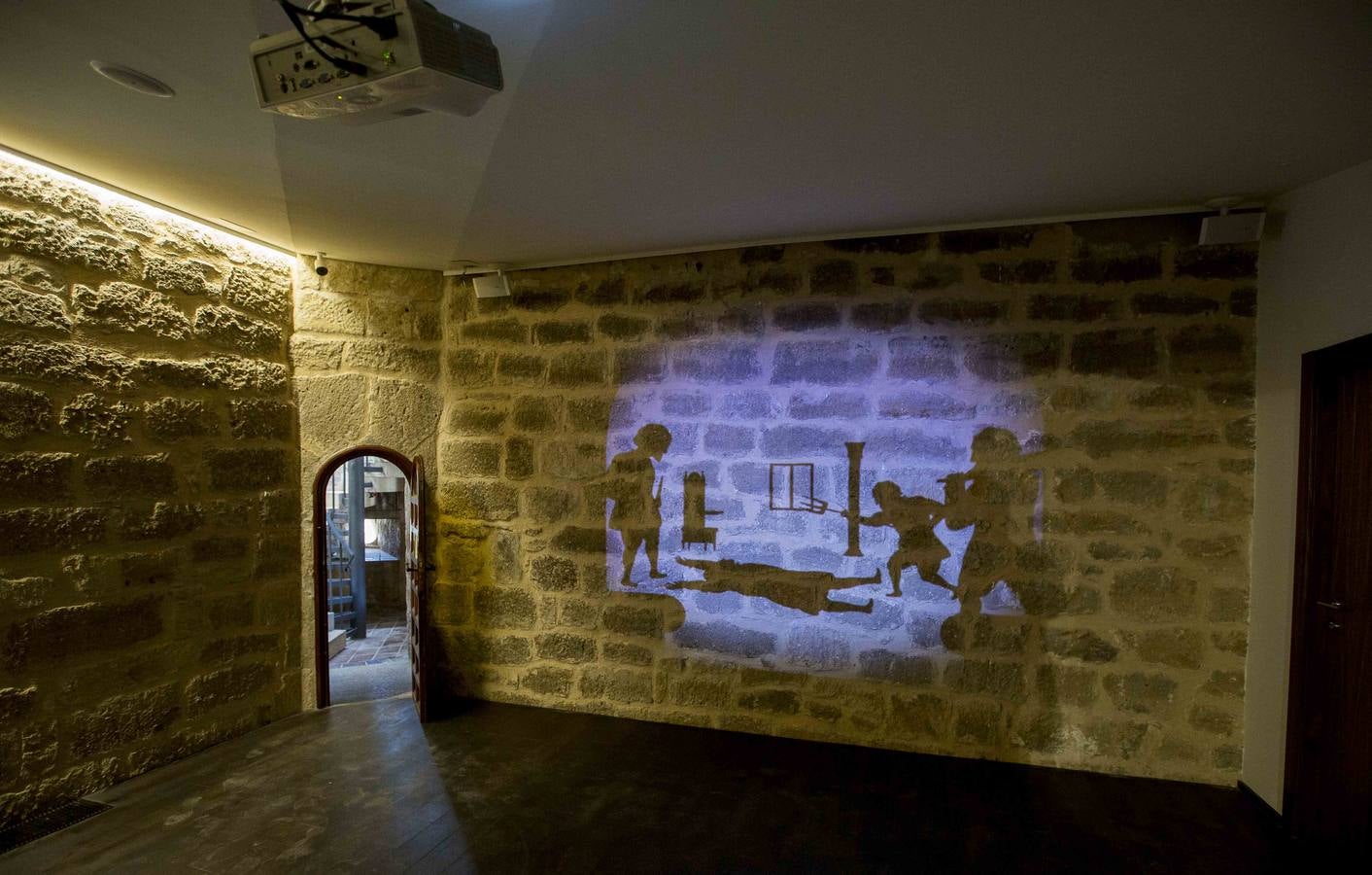 La Diputación de Valladolid destina 2,25 millones a recuperar la fortaleza 'mágica' para convertirla en referencia nacional y europea : en el castillo de los castillos