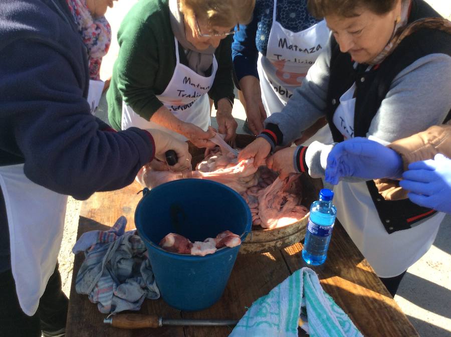 Fotos: Robladillo celebra su tradicional matanza