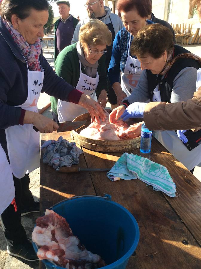 Fotos: Robladillo celebra su tradicional matanza