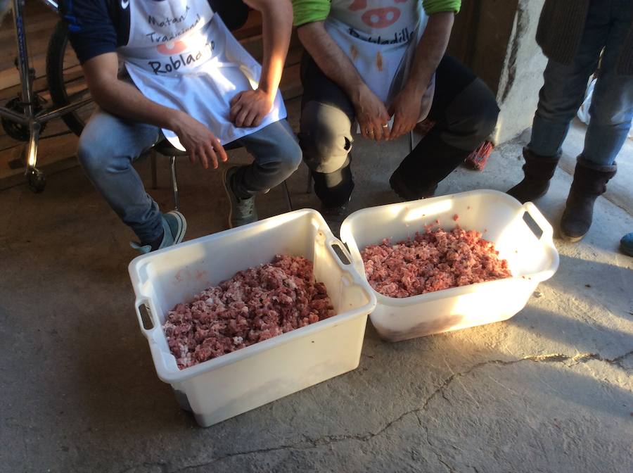 Fotos: Robladillo celebra su tradicional matanza