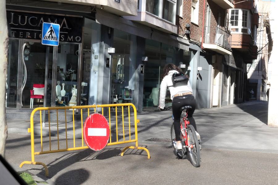 Fotos: Tráfico cortado al tráfico en Valladolid por la contaminación