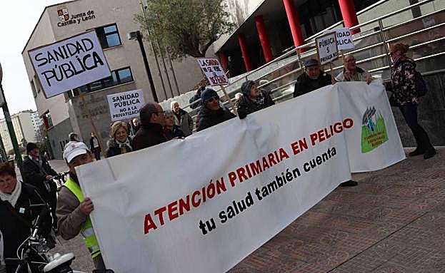 Imagen principal - El nuevo gerente de Atención Primaria asume el cargo con el objetivo de «recuperar el diálogo»