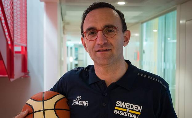 Hugo López, entrenador de Suecia