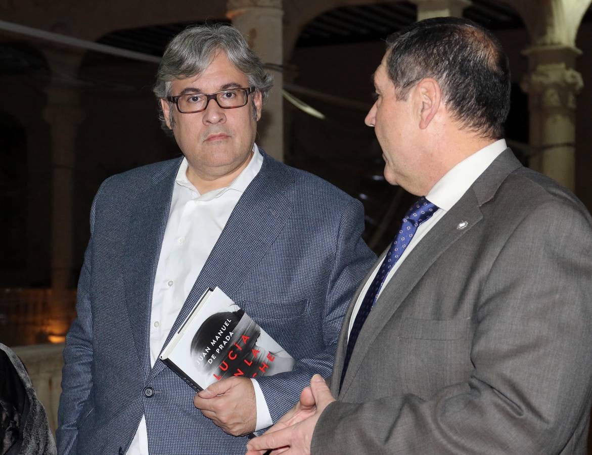 El escritor presentó en el Palacio Real su última novela de intriga 'Lucía en la noche'