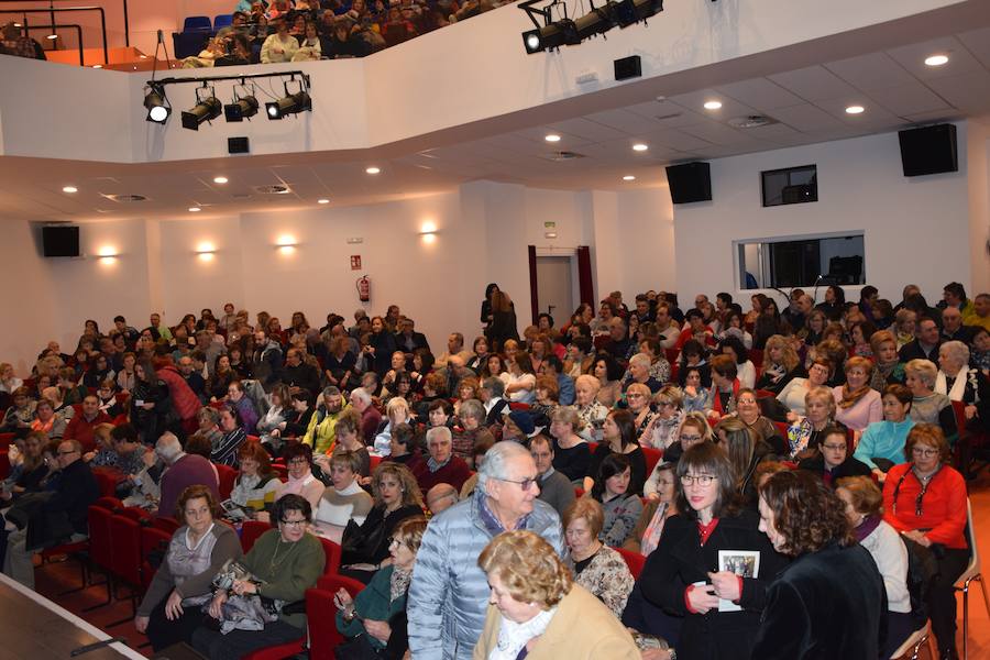 Fotos: Concha Velasco, premio AMGu de honor en Guardo