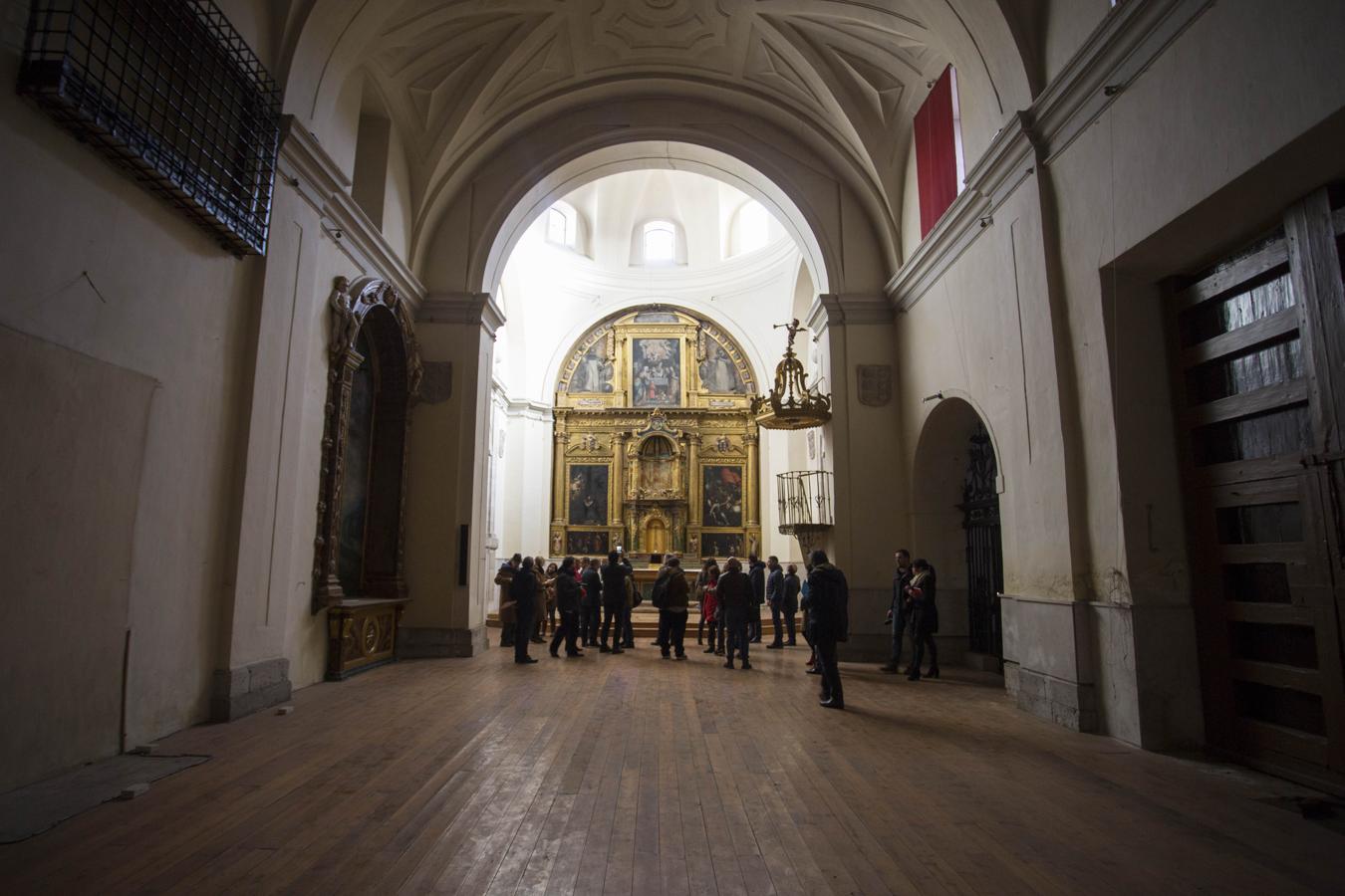 Visita del alcalde de Valladolid y los concejales al convento de Santa Catalina de Siena, adquirido por el Ayuntamiento.