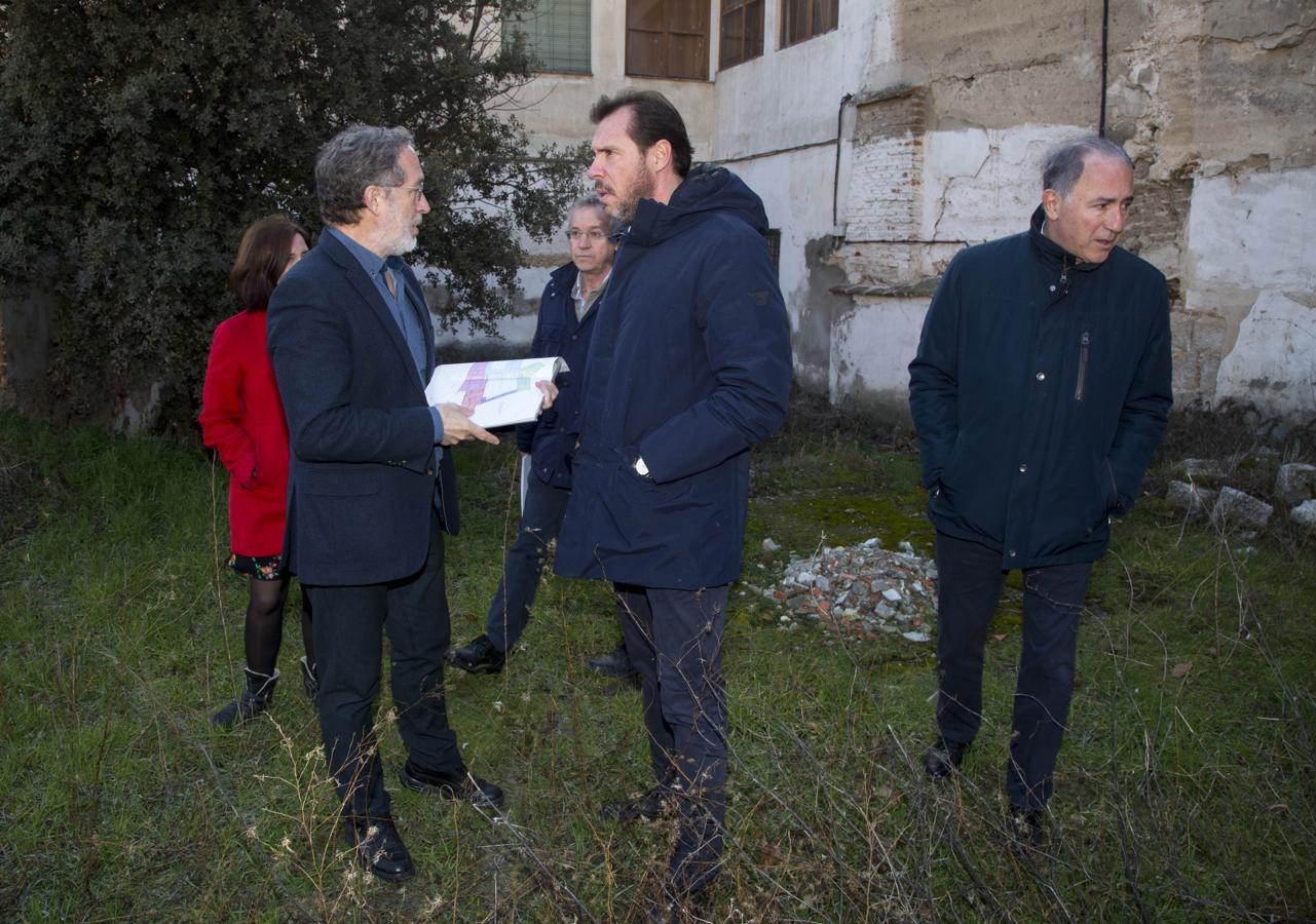 Visita del alcalde de Valladolid y los concejales al convento de Santa Catalina de Siena, adquirido por el Ayuntamiento.