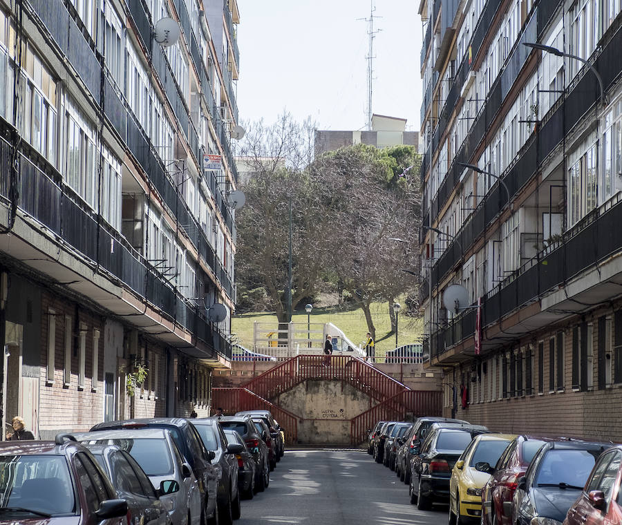 Escaleras al fondo de la calle Estornino, en San Isidro. 