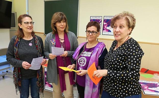 Conchi Ayala, Cristina Fulconis, Nina Infante y Marisol Morais, de la Coordinadora de Mujeres, en la presentación de los actos reivindicativos del 8M. 