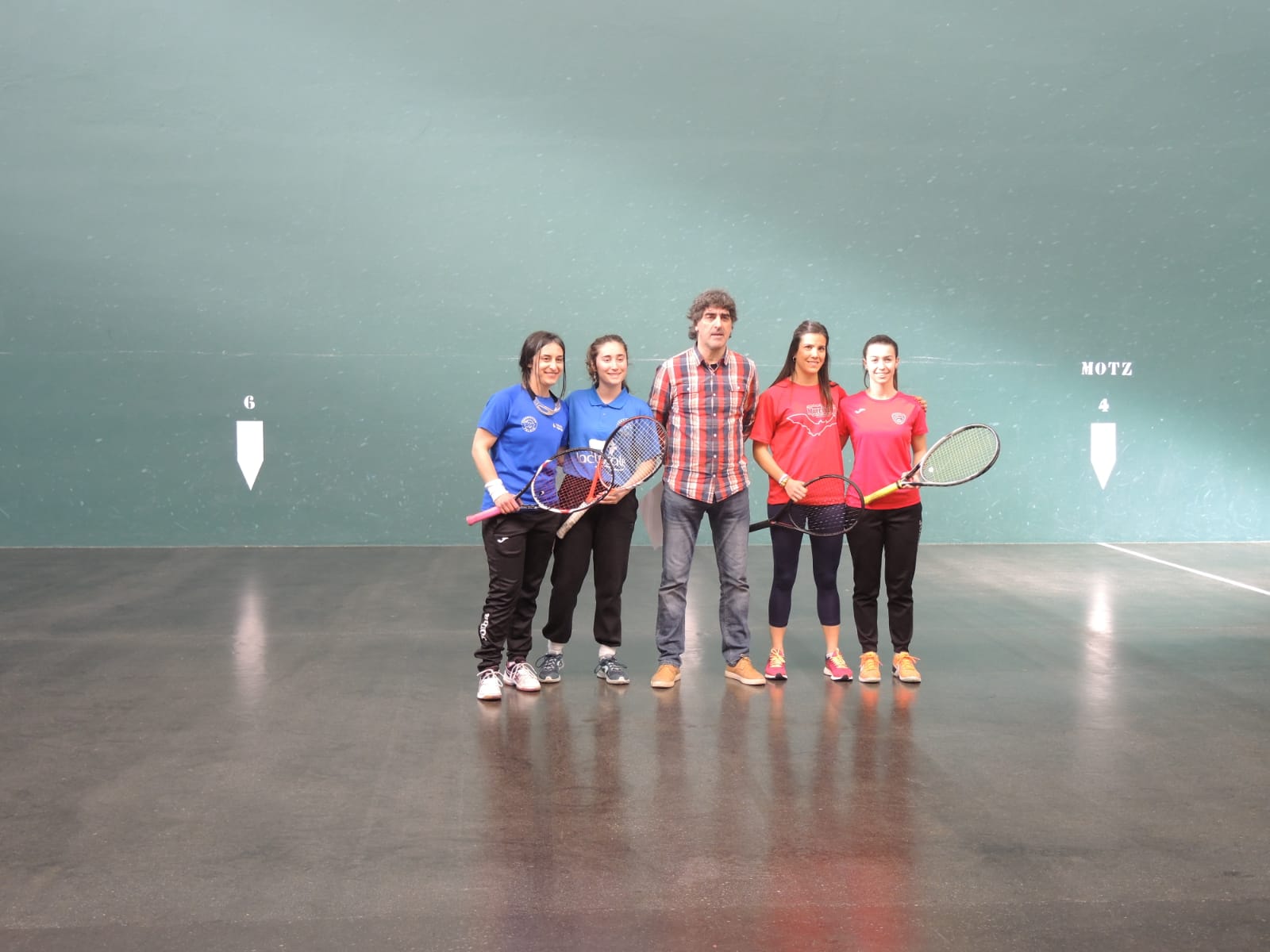 Las salmantinas Andrea Campo y Ana García se imponen en el Campeonato de Zaldíbar de pelota