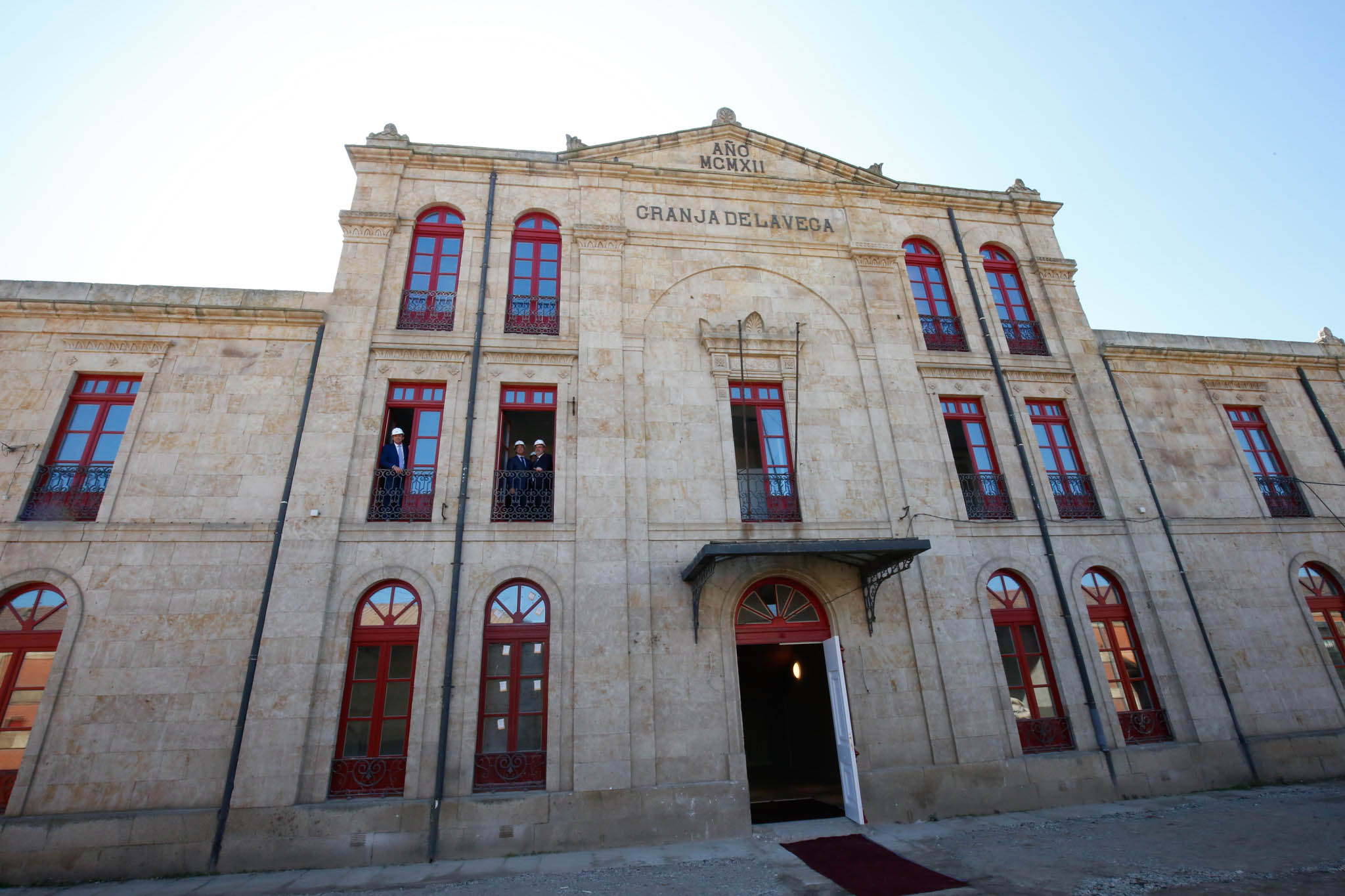 El complejo Granja Escuela del Centro Integrado de Formación Profesional Rodríguez Fabrés albergará a partir del próximo curso los ciclos de FP de Cocina, Restauración y Alojamiento, que se venían impartiendo en el edificio de la Fonda de la Vera Cruz, perteneciente al IES Vaguada de la Palma