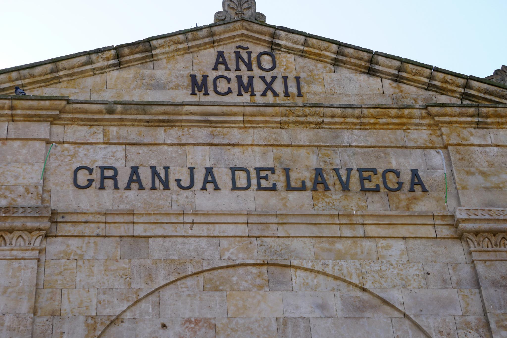 El complejo Granja Escuela del Centro Integrado de Formación Profesional Rodríguez Fabrés albergará a partir del próximo curso los ciclos de FP de Cocina, Restauración y Alojamiento, que se venían impartiendo en el edificio de la Fonda de la Vera Cruz, perteneciente al IES Vaguada de la Palma