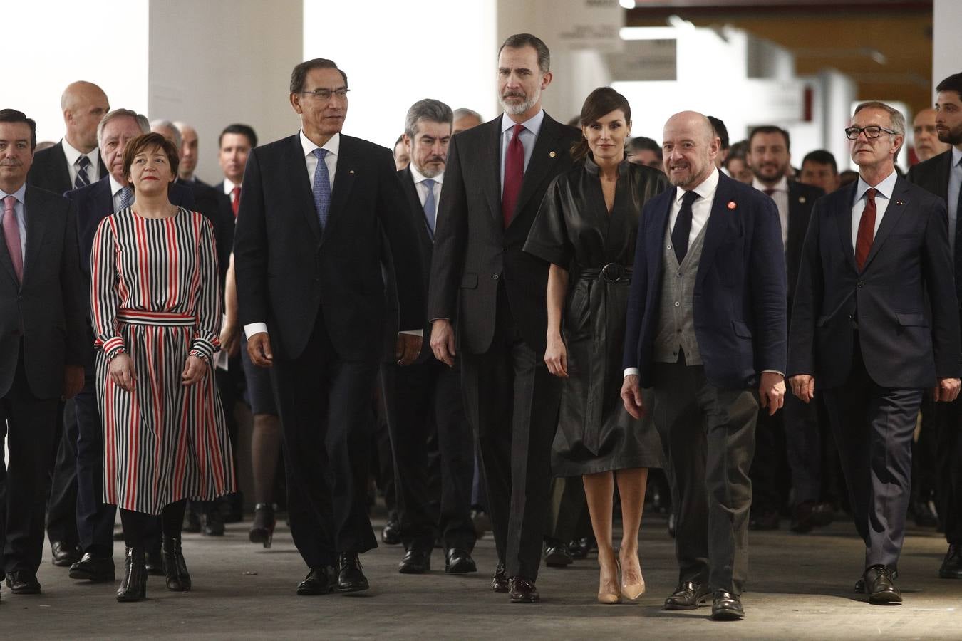 Don Felipe y doña Letizia asistieron hoy a la apertura de la Feria Internacional de Arte Contemporáneo ARCO en el recinto ferial IFEMA de Madrid, con Perú como país invitado en esta edición