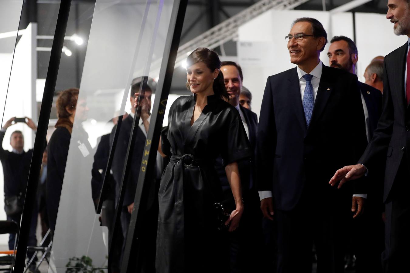 Don Felipe y doña Letizia asistieron hoy a la apertura de la Feria Internacional de Arte Contemporáneo ARCO en el recinto ferial IFEMA de Madrid, con Perú como país invitado en esta edición