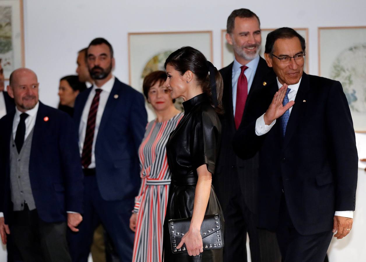 Don Felipe y doña Letizia asistieron hoy a la apertura de la Feria Internacional de Arte Contemporáneo ARCO en el recinto ferial IFEMA de Madrid, con Perú como país invitado en esta edición