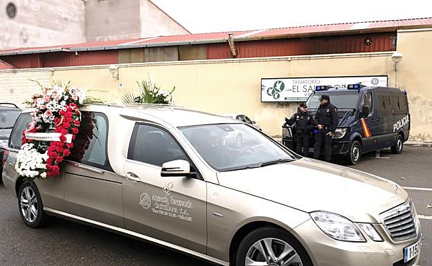 Intervención policial en la operación Ignis en las instalaciones de El Salvador. 