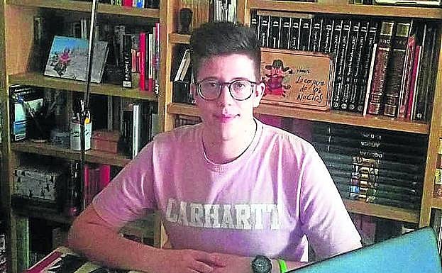 Pablo Gozalo, en su vivienda de Segovia. 