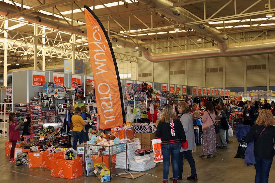 Fotos: Sábado en la Feria del Stock en Valladolid