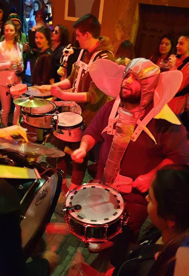 Fotos: Aguilar luce sus primeros y originales disfraces en el Carnaval de la Galleta
