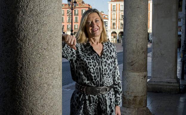 Pilar del Olmo, en la Plaza Mayor de Valladolid. 