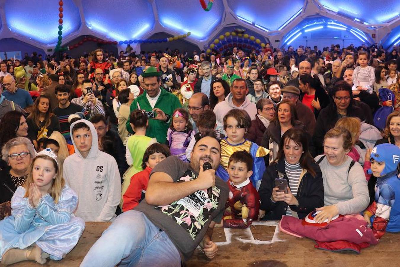 Pregón y actividades de carnaval en la Cúpula del Milenio.