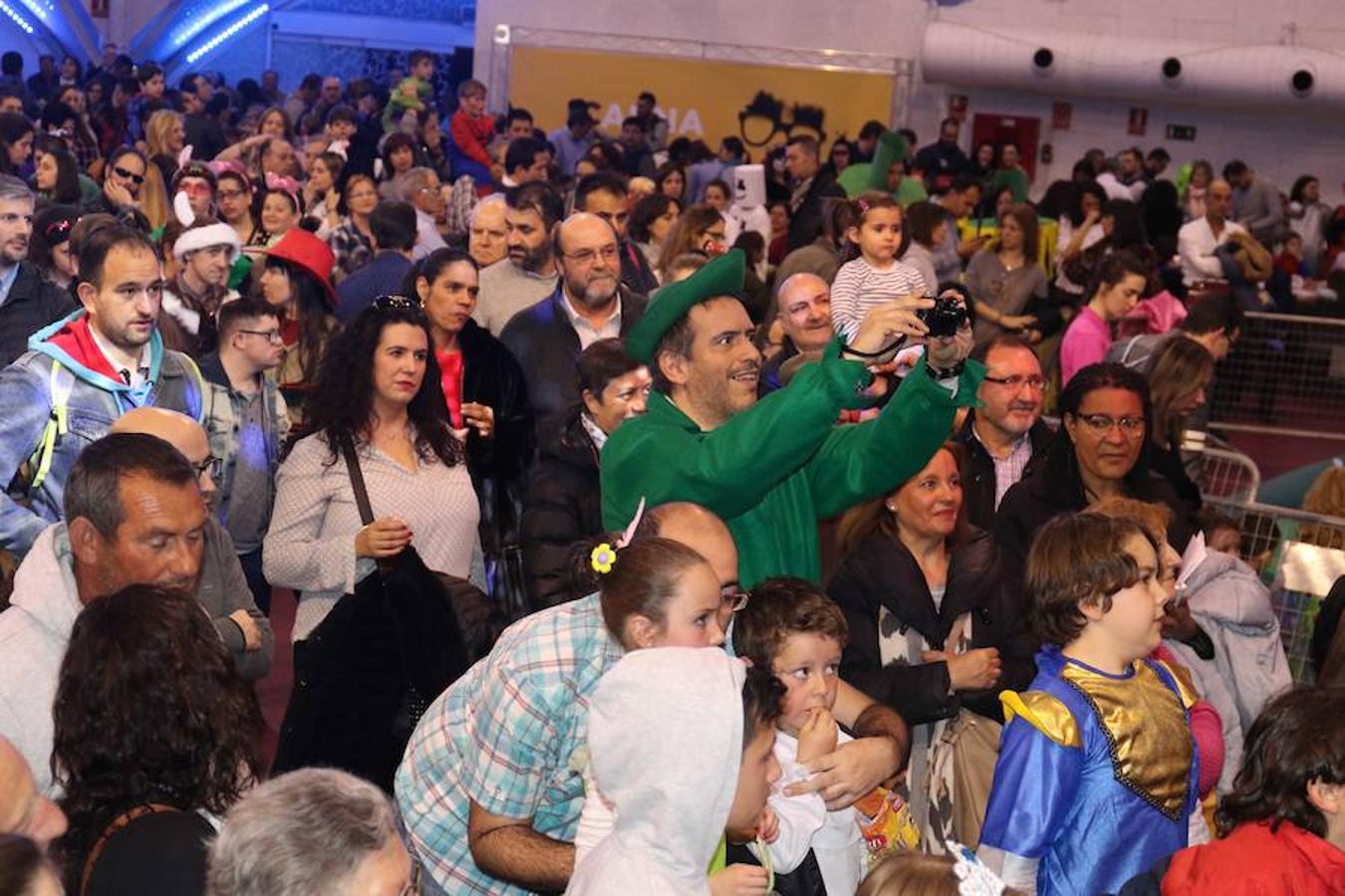 Pregón y actividades de carnaval en la Cúpula del Milenio.