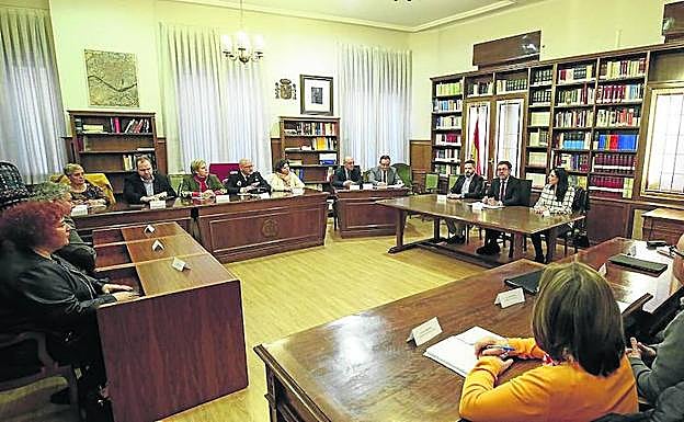 Un momento de la reunión que celebró ayer la nueva comisión en la Audiencia Provincial. 