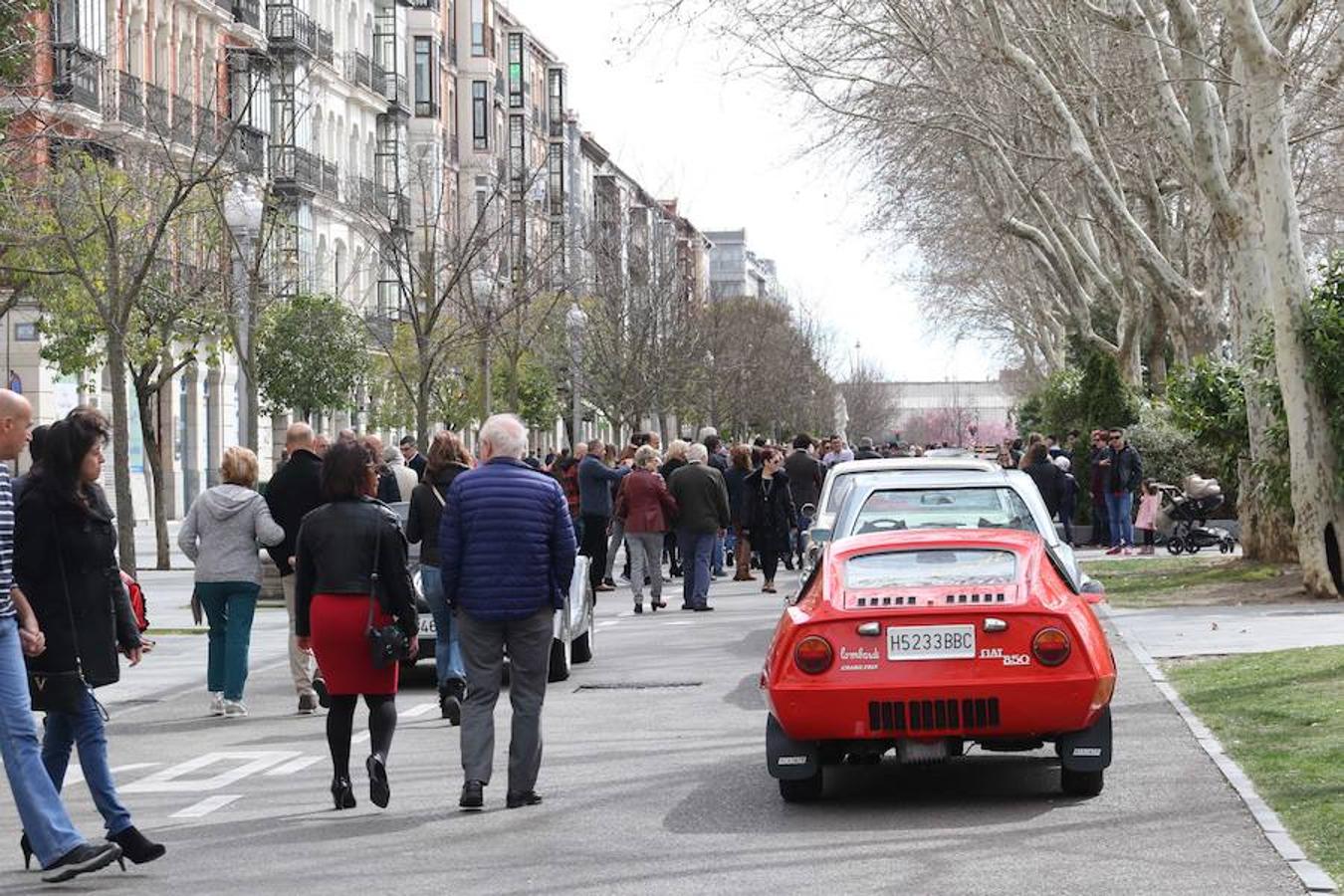 Fotos: Carnaval motero y exhibición de coches clásicos en Valladolid