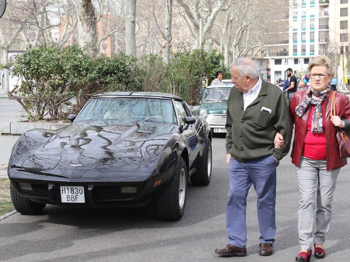 Fotos: Carnaval motero y exhibición de coches clásicos en Valladolid
