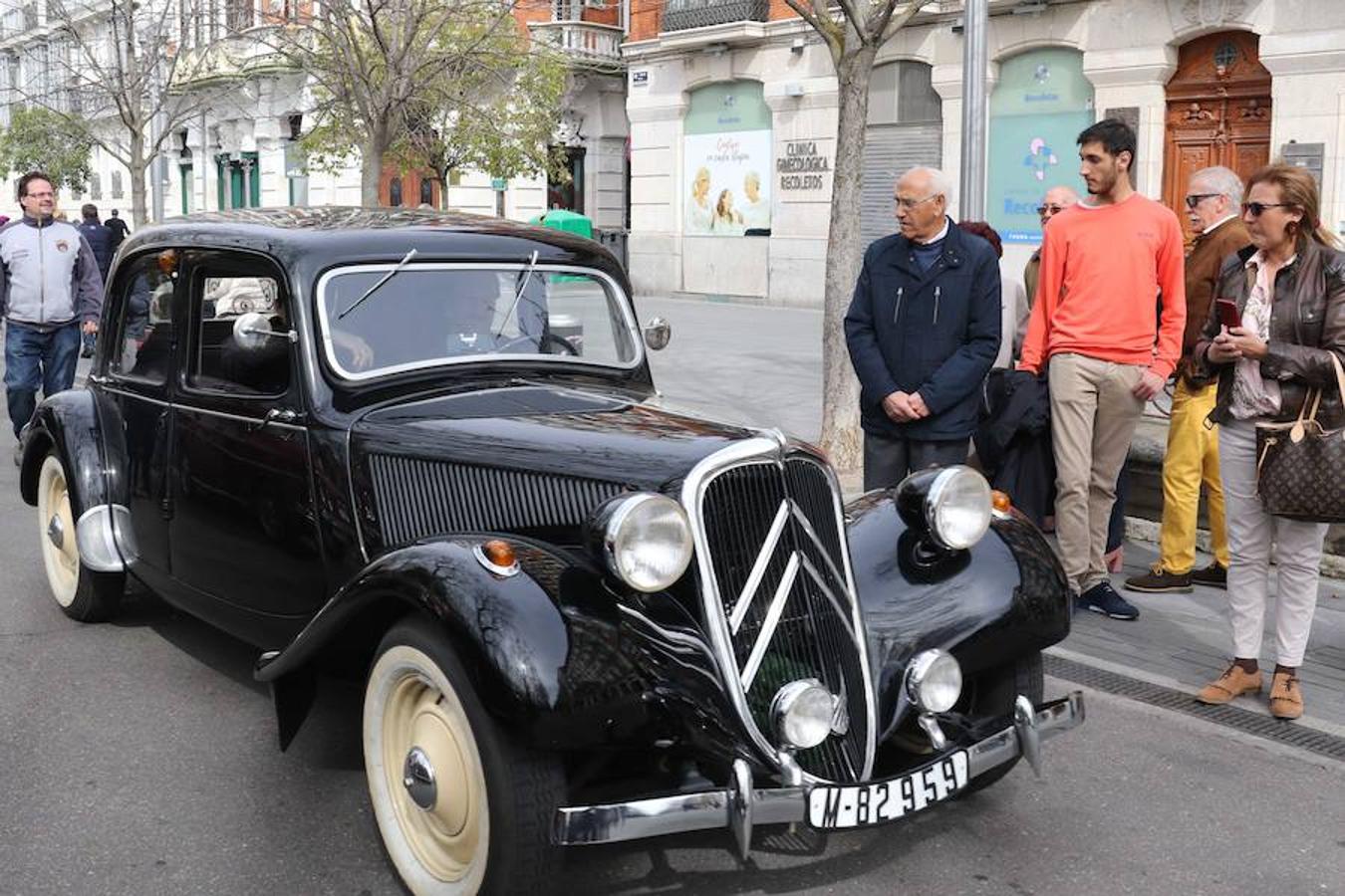 Fotos: Carnaval motero y exhibición de coches clásicos en Valladolid