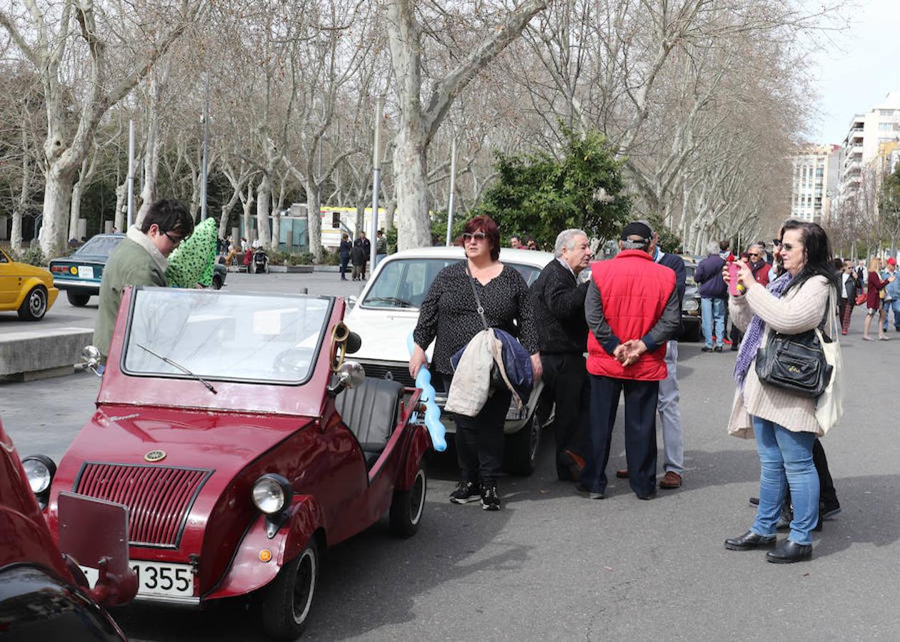 Fotos: Carnaval motero y exhibición de coches clásicos en Valladolid