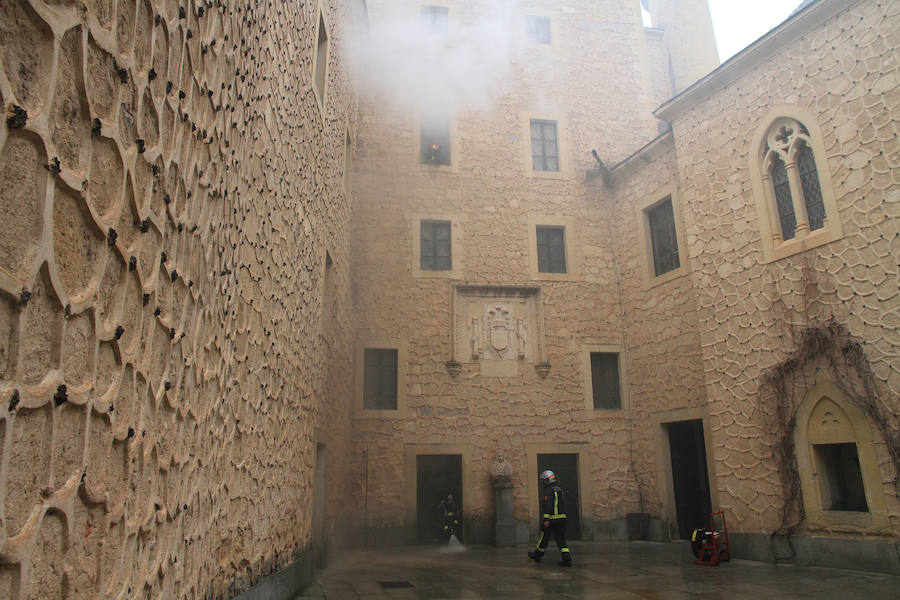 Fotos: Simulacro de incendio en el Alcázar de Segovia