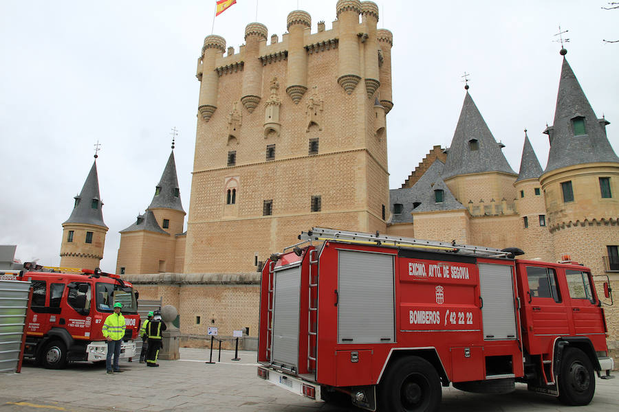 Fotos: Simulacro de incendio en el Alcázar de Segovia