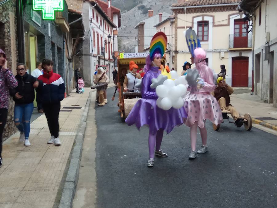 Fotos: Defile de Carnaval en Velilla