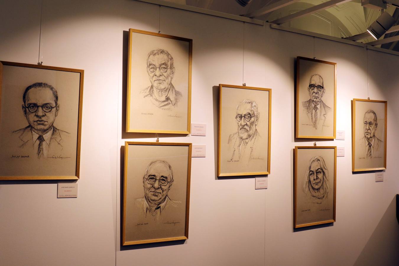 La muestra, que reúne un total de 59 retratos de autores de las nueve provincias, estará abierta hasta el próximo 15 de abril en el Palacio del Licenciado Butrón de Valladolid