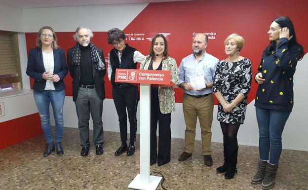 Miriam Andrés, con parte de su actual equipo de concejales.