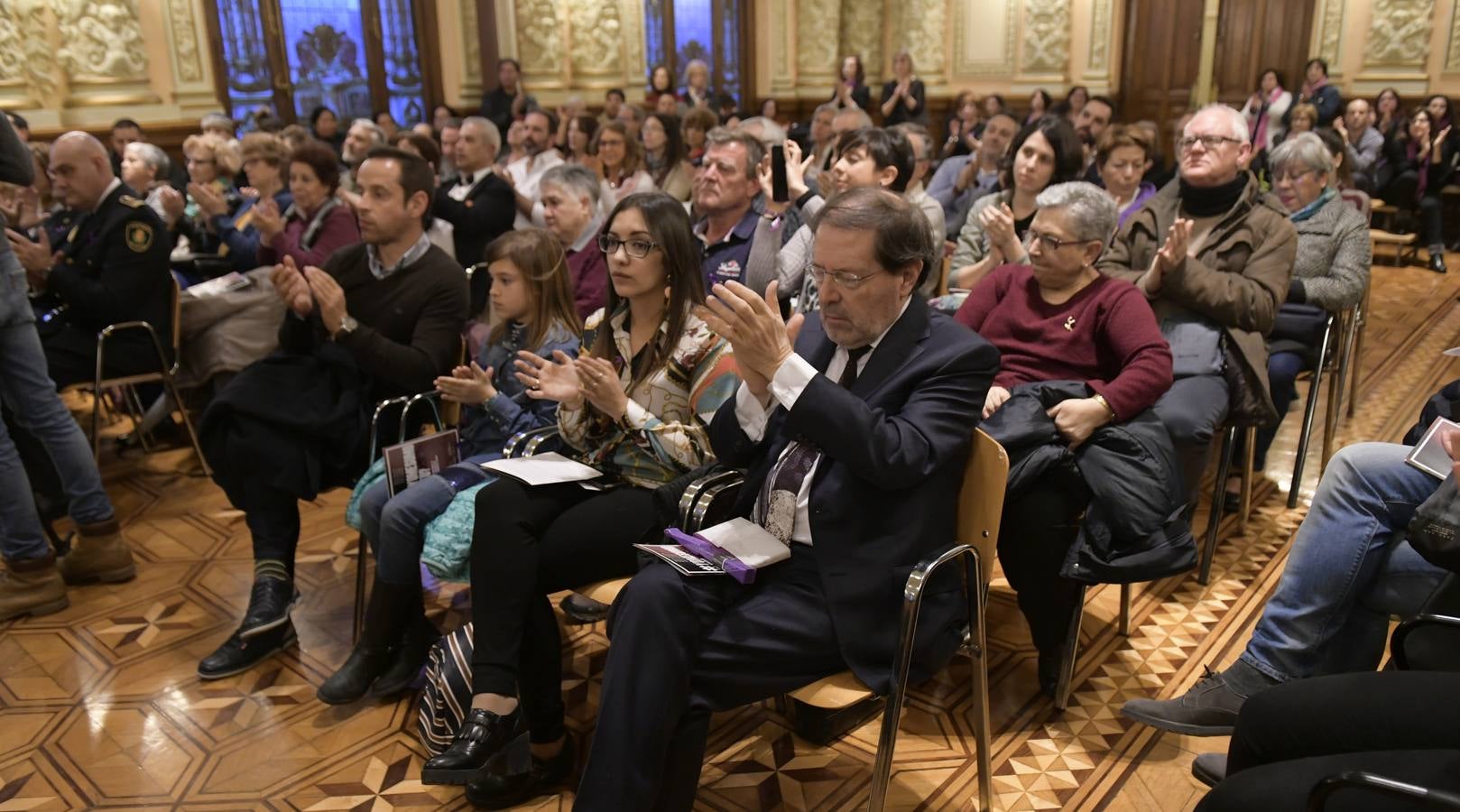 La lectura del manifiesto ha corrido a cargo de la coordinadora de UGT Renault-España, Laura del Ser Prieto