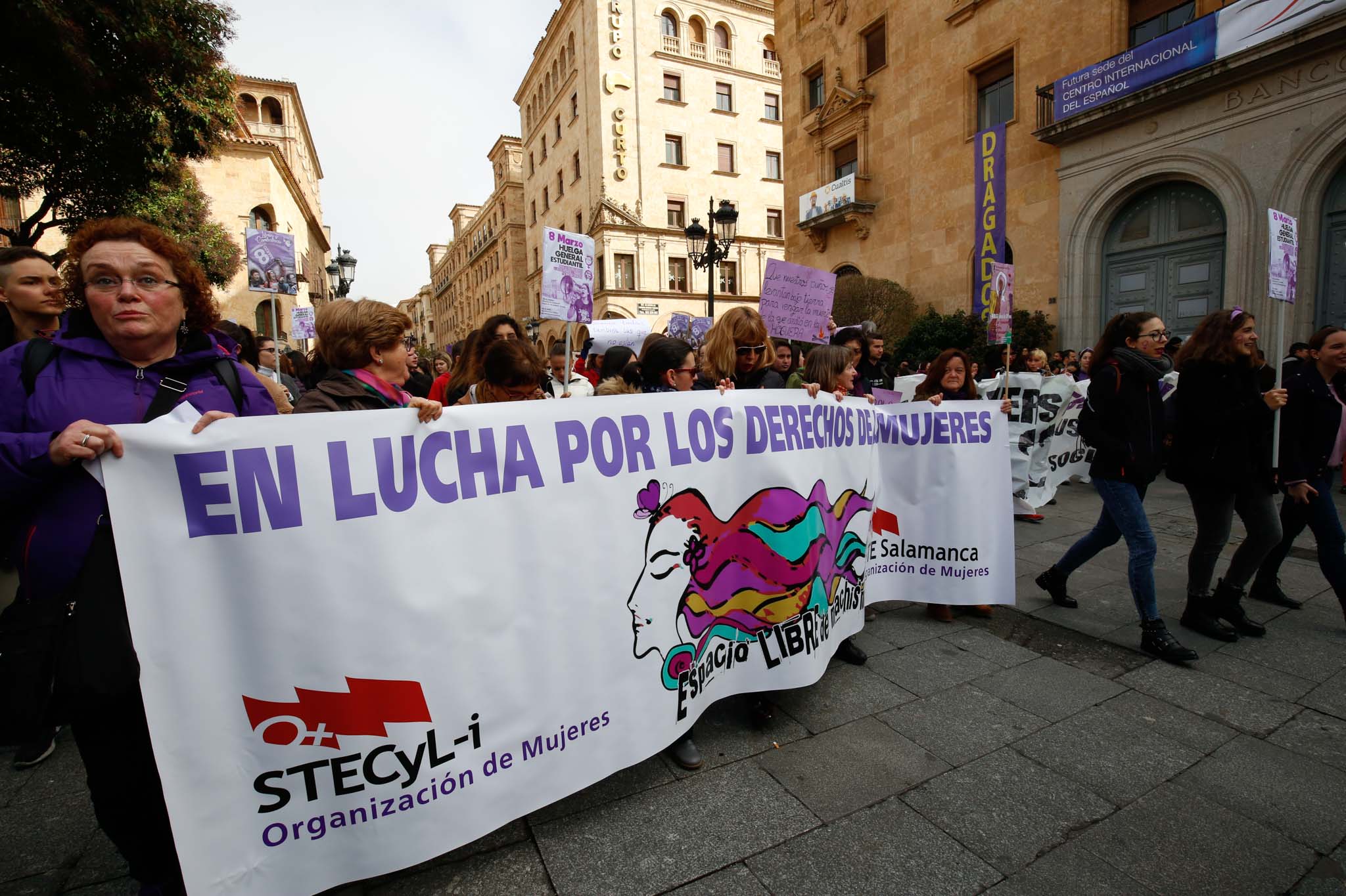 Fotos: Concentración estudiantil del 8-M en la plaza de los Bandos de Salamanca