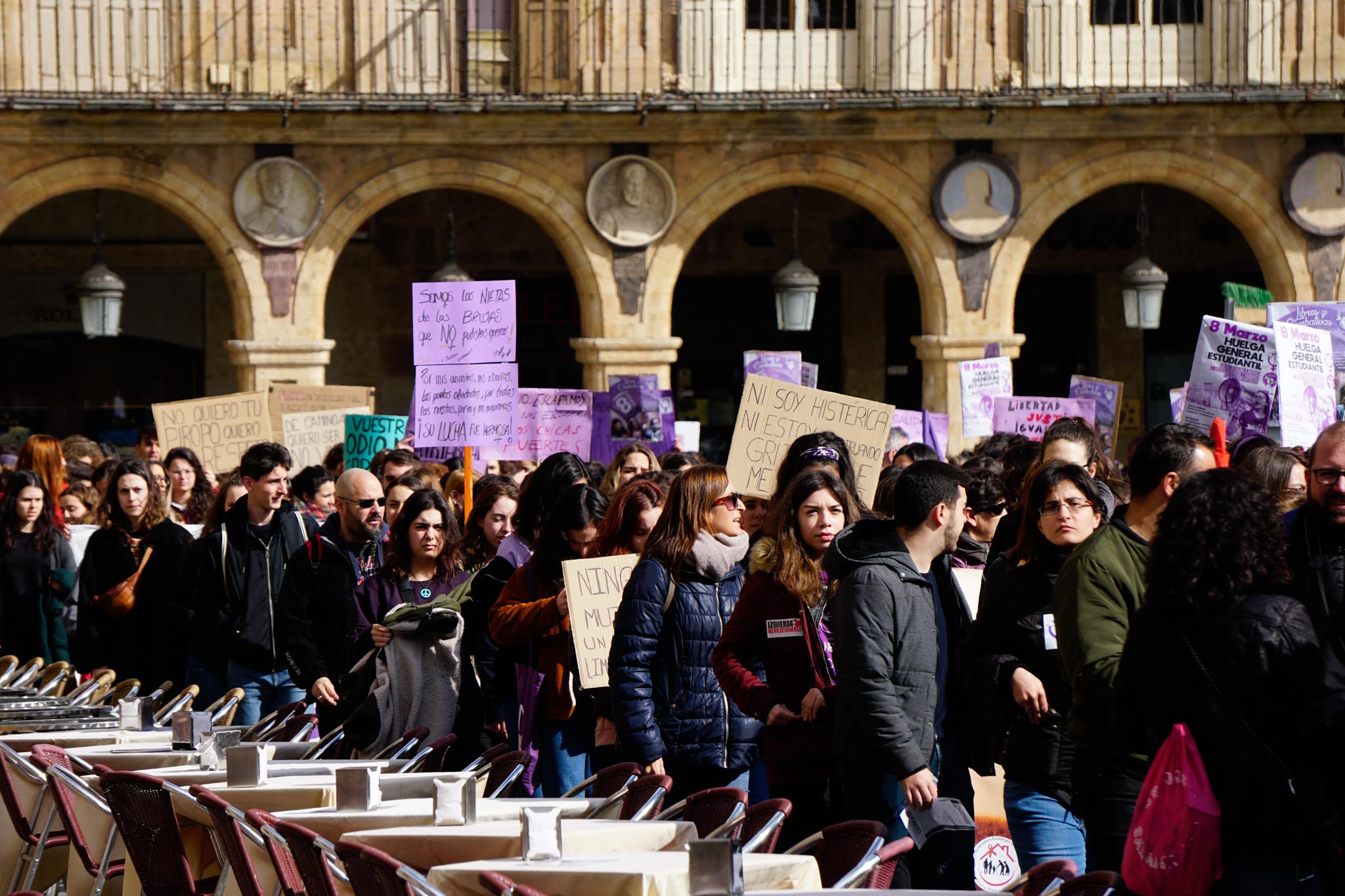 Fotos: Concentración estudiantil del 8-M en la plaza de los Bandos de Salamanca