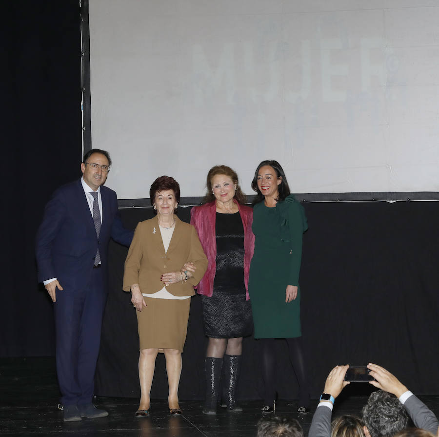 Fotos: Palencia se manifiesta en el Día de la Mujer