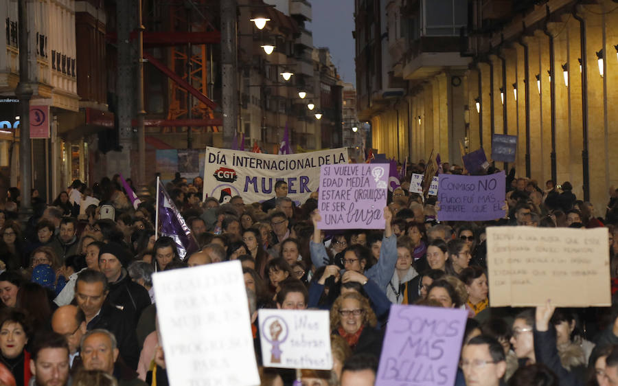 Fotos: Palencia se manifiesta en el Día de la Mujer