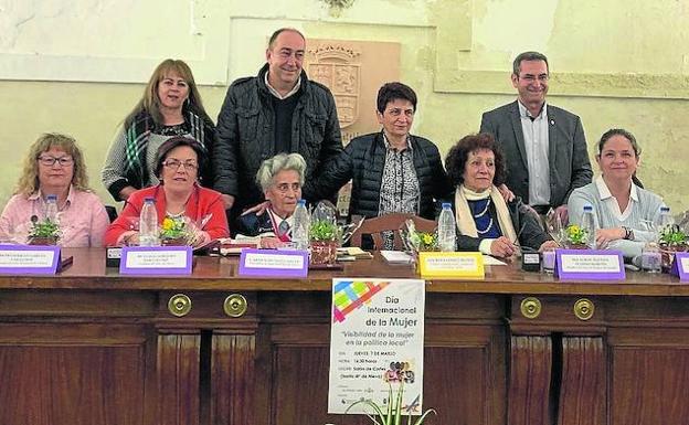 Mesa redonda, ayer, en Santa María la Real de Nieva. 