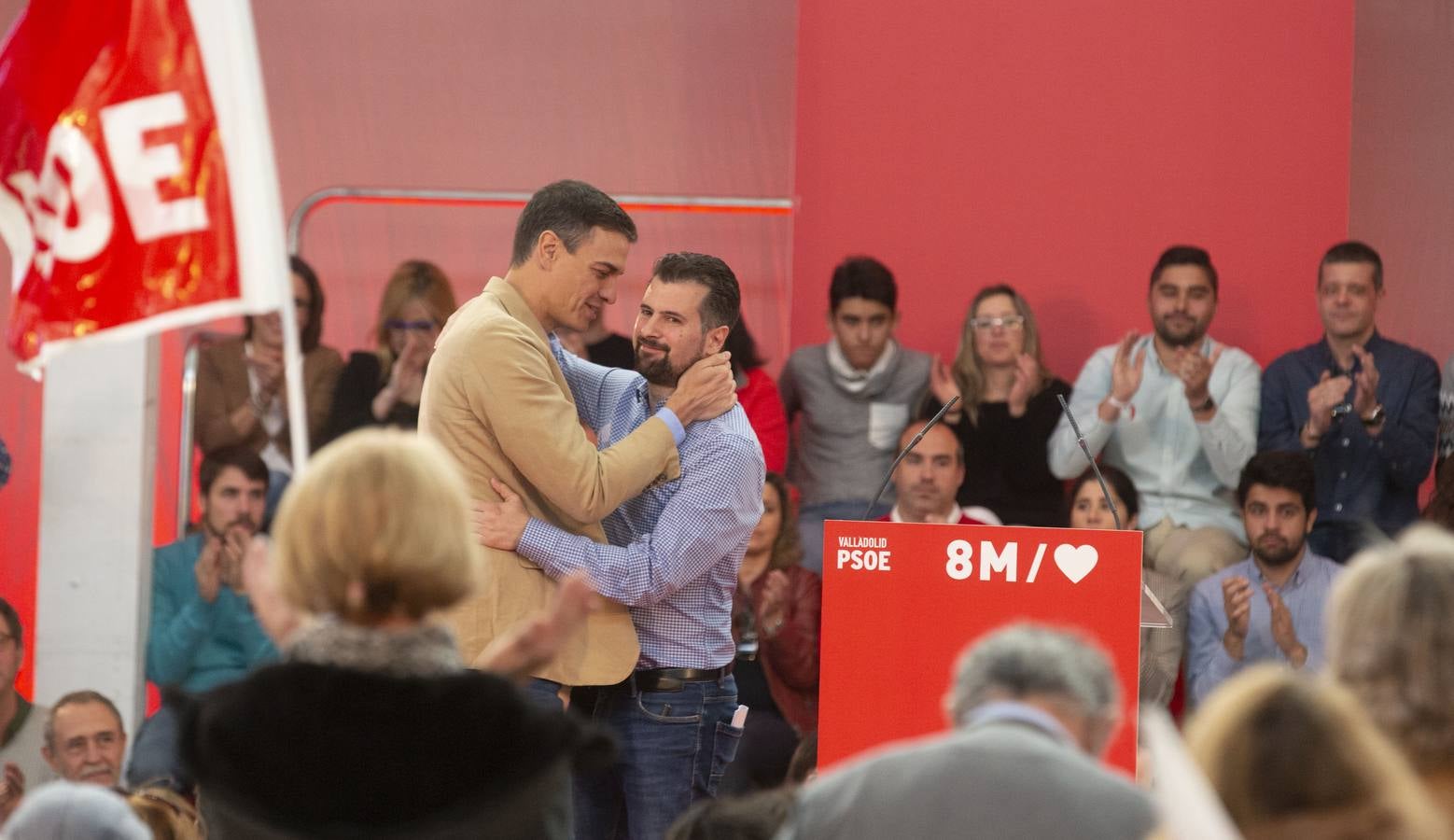 En la Feria de Muestras, donde tuvo lugar el encuentro, el líder del PSOE reivindicó al PSOE «como el partido que une, frente la confrontación, la mentira y la crispación de Ciudadanos y PP»